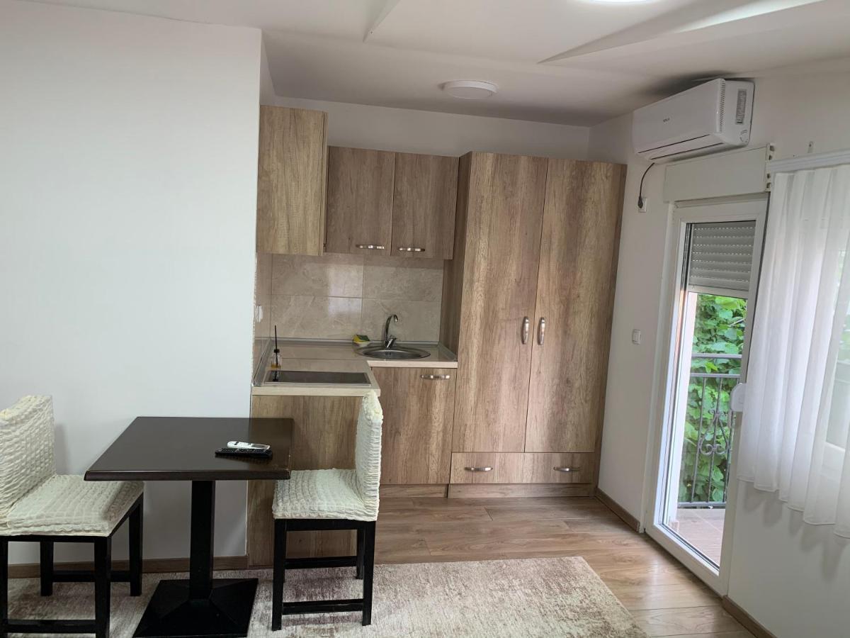 Centar Bruno Lägenhet Novi Pazar Exteriör bild